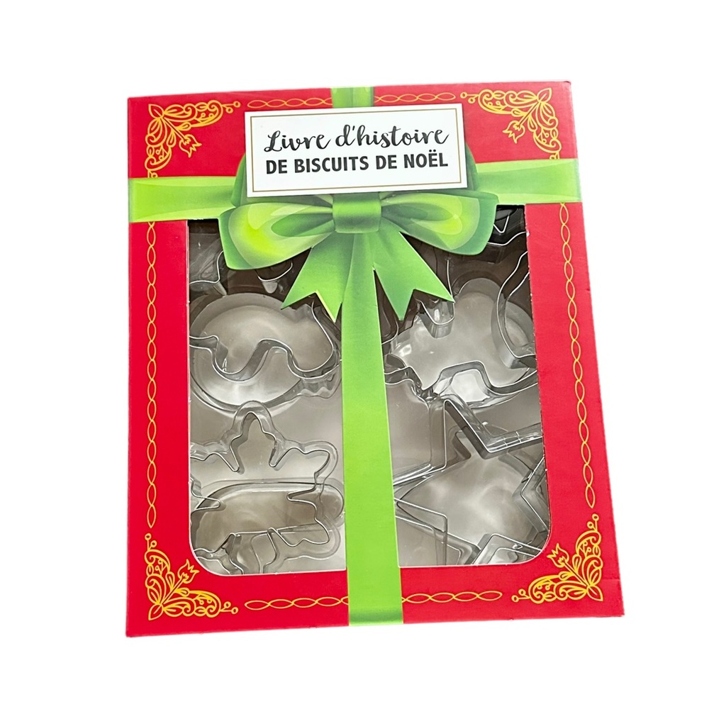 NWT 12 piece Christmas cookie cutter set